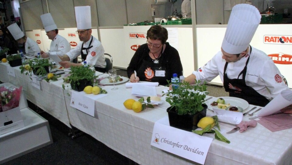 Juryen i Årets grønne kokk 2014 i aksjon. (Foto: Morten Holt)