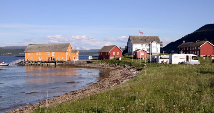 Sandtorgholmen ligger på en halvøy i Tjeldsundet. (Foto: Morten Holt) Sandtorgholmen ligger på en halvøy i Tjeldsundet. (Foto: Morten Holt)