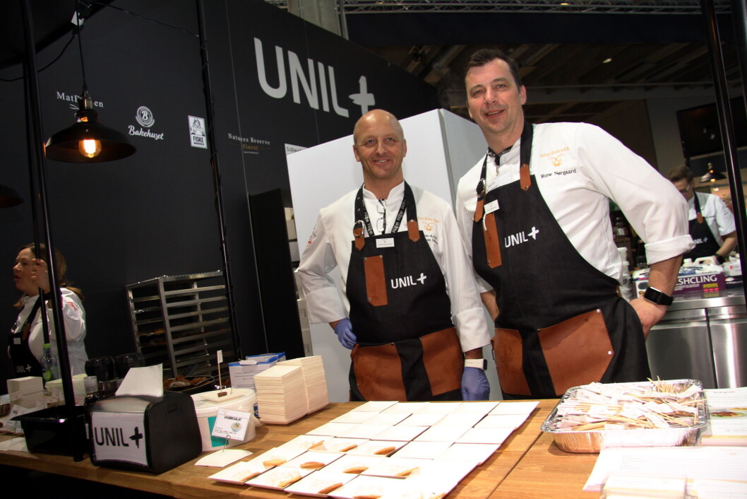 Unil+ er på plass på Smak 2017 på Norges Varemesse. Her produktutvikler Svenn-Arild Nordrum Nilsen og KAM Rune Nørgaard. (Foto: Morten Holt) Unil+ er på plass på Smak 2017 på Norges Varemesse. Her produktutvikler Svenn-Arild Nordrum Nilsen og KAM Rune Nørgaard. (Foto: Morten Holt)