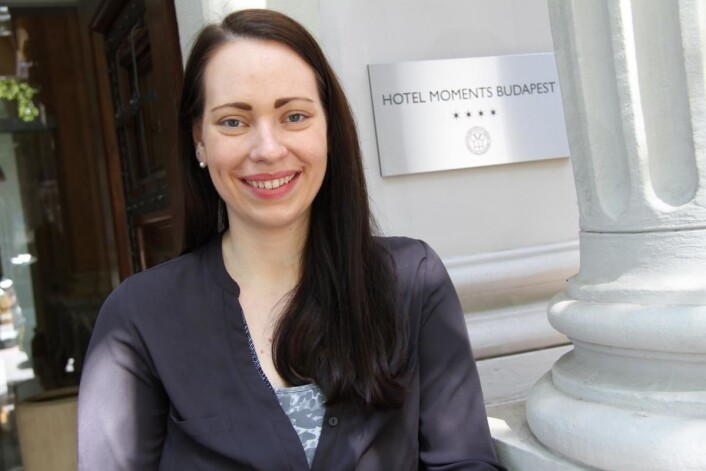<em>Markeds- og eventmanager i Continental Group, Bernadette Gyenei, på det nye hotellet Moments i Budapest. (Foto: Morten Holt)</em> <em>Markeds- og eventmanager i Continental Group, Bernadette Gyenei, på det nye hotellet Moments i Budapest. (Foto: Morten Holt)</em>