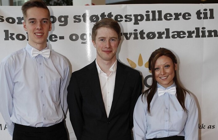 Maria Suarez og Andreas Gøbel fra Statholdergaarden vant Norgescup for servitørlærlinger 2017. Her sammen med lagleder Jan Morten Gjesdal. Maria Suarez og Andreas Gøbel fra Statholdergaarden vant Norgescup for servitørlærlinger 2017. Her sammen med lagleder Jan Morten Gjesdal.