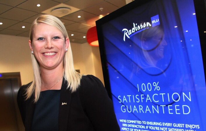 <em>Helene Hallre fra Oslo har gjort kometkarriere i Radisson Blu. Nå er hun hotellsjef på Radisson Blu Royal Hotel i København. (Foto: Morten Holt)</em> <em>Helene Hallre fra Oslo har gjort kometkarriere i Radisson Blu. Nå er hun hotellsjef på Radisson Blu Royal Hotel i København. (Foto: Morten Holt)</em>