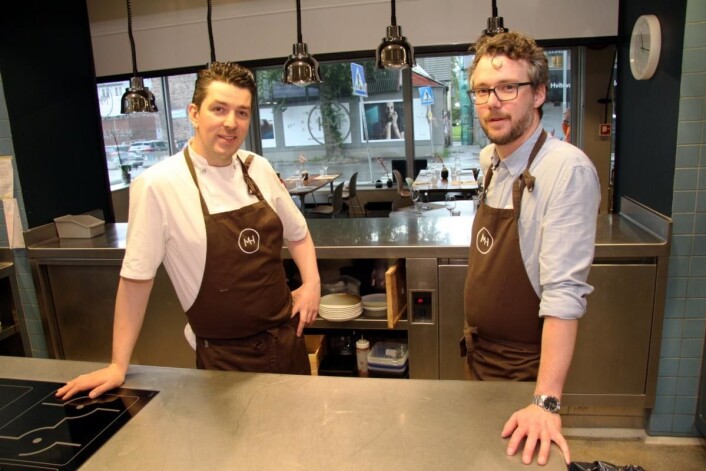Kjøkkensjef Gunnar Jensen og daglig leder John-Fredrik Solberg. (Foto: Morten Holt) Kjøkkensjef Gunnar Jensen og daglig leder John-Fredrik Solberg. (Foto: Morten Holt)