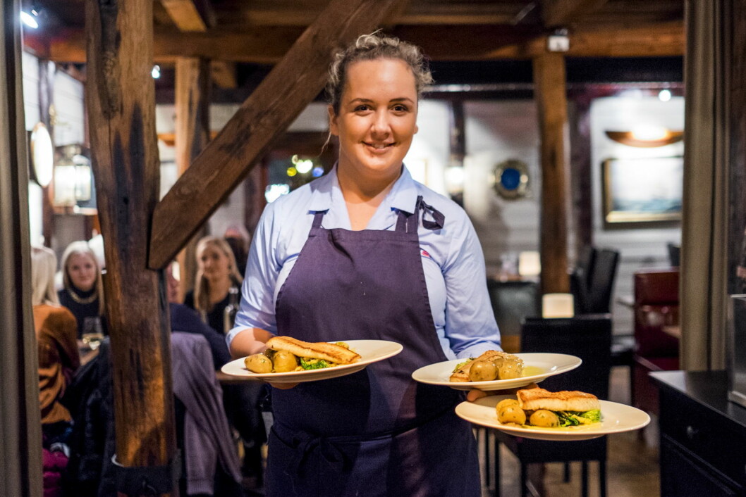 Julie Edvardsen Eriksen på Sjøhuset Restaurant, en av restaurantene som er med i festivaluka i Kristiansand. (Foto: Tor Erik Schrøder)