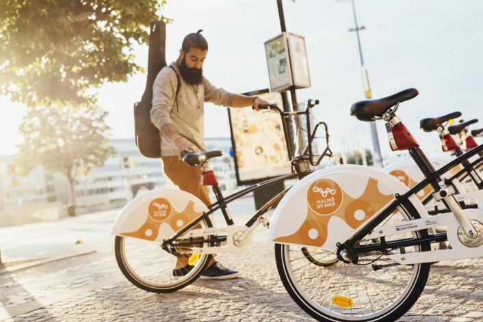 På bysykkel i Malmö. (Foto: Apelöga) På bysykkel i Malmö. (Foto: Apelöga)