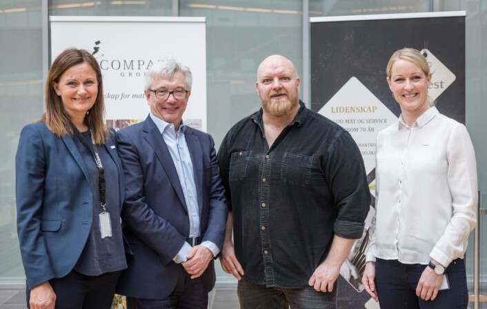 Foredragsholderne var Therese Log Bergjord, nordisk leder for Compass Group, Karl Eirik Schjøtt-Pedersen, adm. dir. i Norsk Olje og Gass, Ole Petter Nyhaug, gründer av Opinion og anerkjent trendekspert og Ingvil Rasten Fongod, Change Manager Compass Group Norge. (Foto: Markus Johansson, Bitmap Multivisuals AS). Foredragsholderne var Therese Log Bergjord, nordisk leder for Compass Group, Karl Eirik Schjøtt-Pedersen, adm. dir. i Norsk Olje og Gass, Ole Petter Nyhaug, gründer av Opinion og anerkjent trendekspert og Ingvil Rasten Fongod, Change Manager Compass Group Norge. (Foto: Markus Johansson, Bitmap Multivisuals AS).