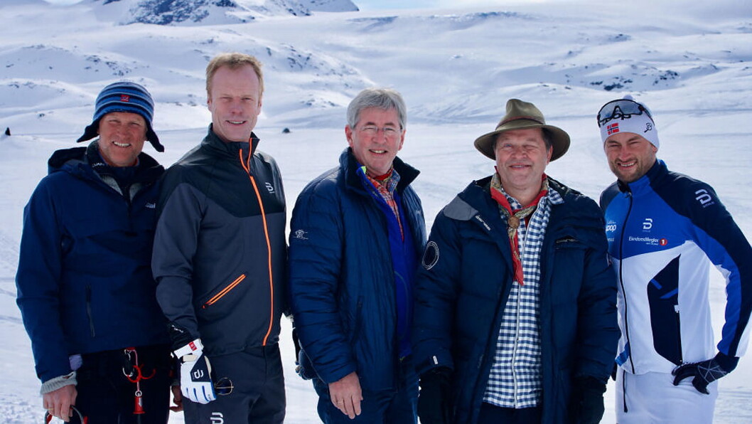 Gutta på tur til Galdhøpiggen. Fra venstre Vegard Ulvang, Bjørn Dæhlie, Arne Brimi, Arne Hjeltnes og gjesten Petter Northug. (Foto: TV2) Gutta på tur til Galdhøpiggen. Fra venstre Vegard Ulvang, Bjørn Dæhlie, Arne Brimi, Arne Hjeltnes og gjesten Petter Northug. (Foto: TV2)