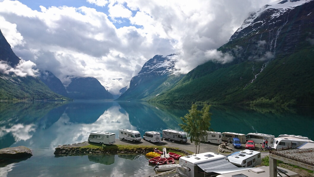 Bobiler på Sande Camping. (Foto: NHO Reiseliv) Bobiler på Sande Camping. (Foto: NHO Reiseliv)