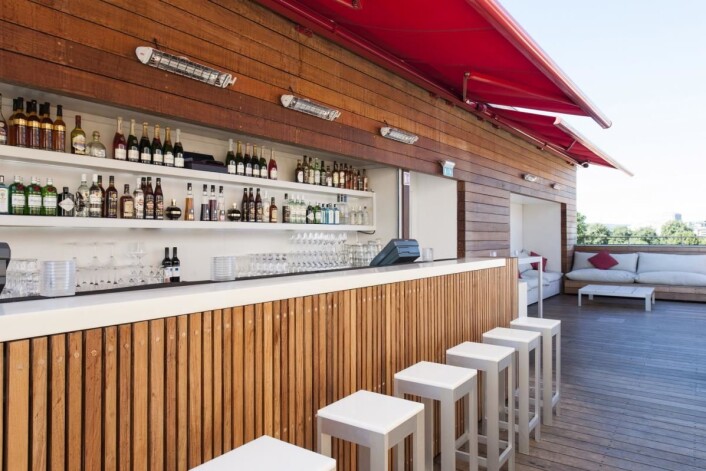 Fra Grims Grenkas takbar Q Lounge. (Foto: Pressefoto fra First Hotels) Fra Grims Grenkas takbar Q Lounge. (Foto: Pressefoto fra First Hotels)