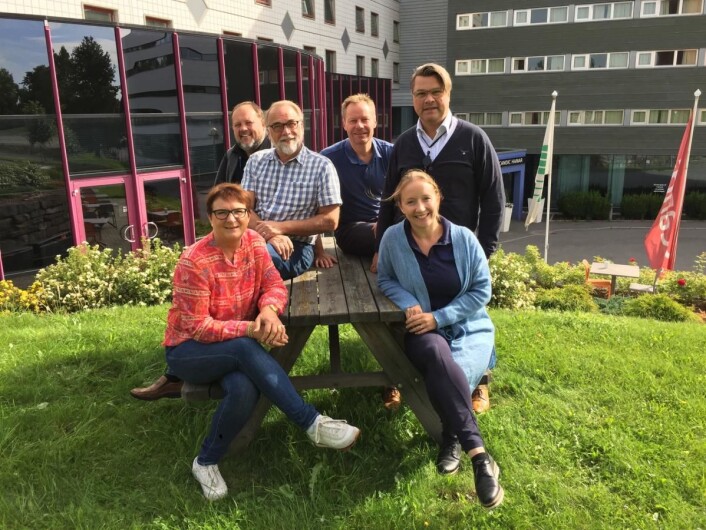 Klare for Østlandske Storhusholdning. Bak fra venstre Frank Øvrevik Kjerland (Lærlingekompaniet Innlandet), Magne Nordseng (RNI AS), Konrad Sel (Utstillingsplassen Messer as) og Geir Kjerstad (Asko). Foran Kari Olstad (Utstillingsplassen Messer as) og Evy Sunde (NHO Innlandet). (Foto: Østlandske Storhusholdning) Klare for Østlandske Storhusholdning. Bak fra venstre Frank Øvrevik Kjerland (Lærlingekompaniet Innlandet), Magne Nordseng (RNI AS), Konrad Sel (Utstillingsplassen Messer as) og Geir Kjerstad (Asko). Foran Kari Olstad (Utstillingsplassen Messer as) og Evy Sunde (NHO Innlandet). (Foto: Østlandske Storhusholdning)