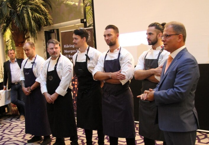 Deltakerne sammen med Arne Sørvig (daglig leder i Stiftelsen Bocuse d'Or Norge under kjøkkentrekningen for en drøy uke siden. (Foto: Morten Holt) Deltakerne sammen med Arne Sørvig (daglig leder i Stiftelsen Bocuse d'Or Norge under kjøkkentrekningen for en drøy uke siden. (Foto: Morten Holt)