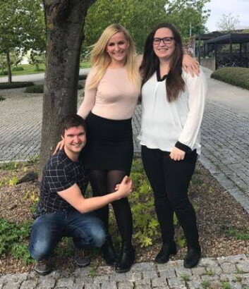 Leder for NHS jobbsenter, Tina Elisabeth Dinesen (midten), nestleder Helene Jurs Abrahamsen (til høyre) og økonomiansvarlig Bjørn Pedersen. (Foto: NHS Jobbsenter). Leder for NHS jobbsenter, Tina Elisabeth Dinesen (midten), nestleder Helene Jurs Abrahamsen (til høyre) og økonomiansvarlig Bjørn Pedersen. (Foto: NHS Jobbsenter).