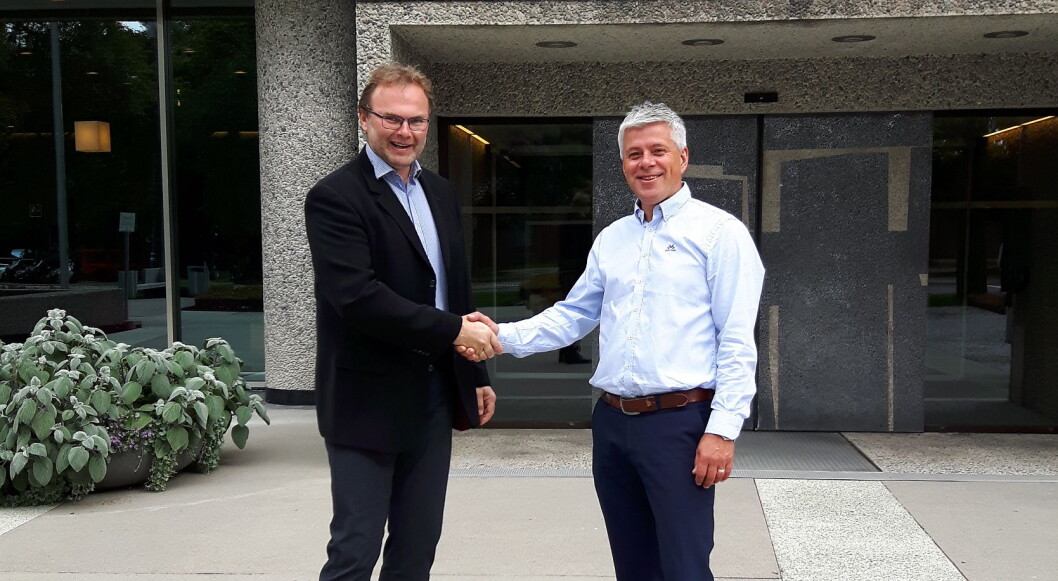 Jan-Erik Pavels Smith i Greenway Norge (til venstre) og innkjøpsdirektør i NHO Reiseliv Innkjøpskjeden, Morten Karlsen. (Foto: Greenway- Norge/NHO Reiseliv)) Jan-Erik Pavels Smith i Greenway Norge (til venstre) og innkjøpsdirektør i NHO Reiseliv Innkjøpskjeden, Morten Karlsen. (Foto: Greenway- Norge/NHO Reiseliv))