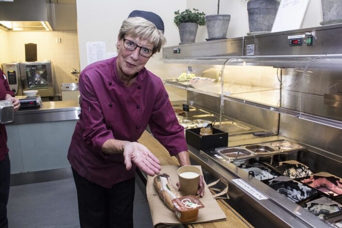 Assisterende seksjonsleder Kafé & Catering på Akershus Universitetssykehus, Ranghild Holsen. (Foto: Bente Kvien, RB) Assisterende seksjonsleder Kafé & Catering på Akershus Universitetssykehus, Ranghild Holsen. (Foto: Bente Kvien, RB)