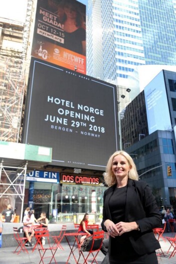 Hotelldirektør for Hotel Norge by Scandic, Lise Solheim Haukedal, på plass på Times Square i New York. (Foto: Scandic Hotels) Hotelldirektør for Hotel Norge by Scandic, Lise Solheim Haukedal, på plass på Times Square i New York. (Foto: Scandic Hotels)