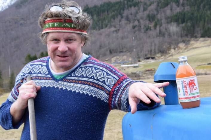 Mads Bækkelund har utviklet en energidrikk ferskpressede norske gulrøtter, ferskpressede norske epler, økologisk grønn te, vanilje og ferskpresset ingefær. (Foto: Norwegian Energy Drink) Mads Bækkelund har utviklet en energidrikk ferskpressede norske gulrøtter, ferskpressede norske epler, økologisk grønn te, vanilje og ferskpresset ingefær. (Foto: Norwegian Energy Drink)