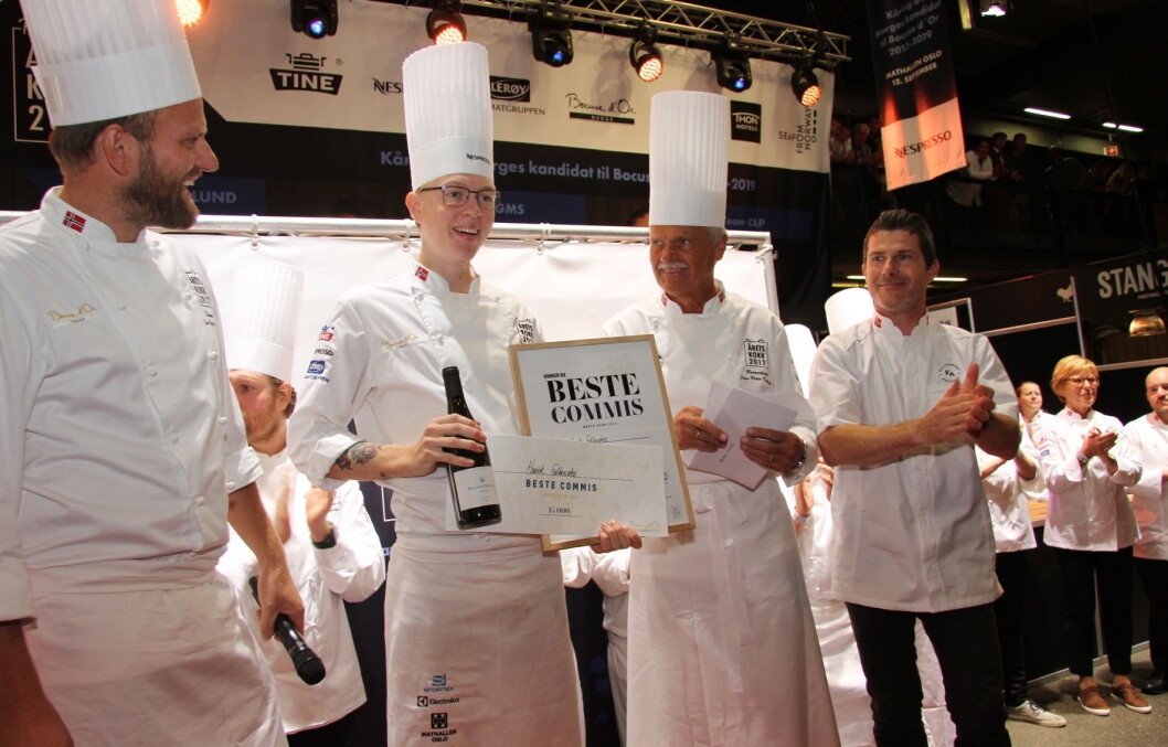 Henrik Falkensten deltar for Norge i Global Pastry Chef i Global Chef Challenge. Her sammen med Tom Victor Gausdal, Jens Peter Kolbeck og Jostein Medhus i Mathallen i september. (Foto: Morten Holt) Henrik Falkensten deltar for Norge i Global Pastry Chef i Global Chef Challenge. Her sammen med Tom Victor Gausdal, Jens Peter Kolbeck og Jostein Medhus i Mathallen i september. (Foto: Morten Holt)