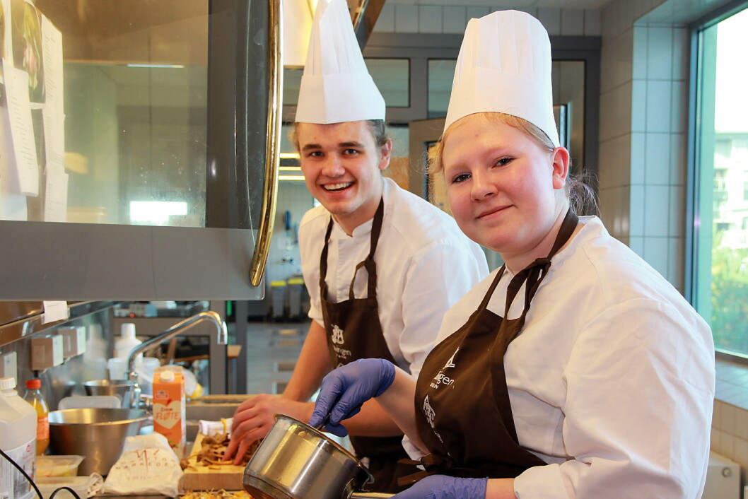 Olve Akselsen og Vanja Høl Nilsen var med på Scandic Maritims vinnerlag i Scandic lærlingecup 2017. (Foto: Scandic Hotels) Olve Akselsen og Vanja Høl Nilsen var med på Scandic Maritims vinnerlag i Scandic lærlingecup 2017. (Foto: Scandic Hotels)