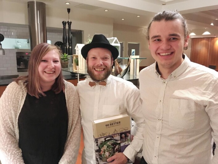 Scandic Maritims vinnerlag: Fra venstre Vanja Høl Nilsen, lagleder Tore Stalsberg og Olve Akselsen. (Foto: Scandic Hotels) Scandic Maritims vinnerlag: Fra venstre Vanja Høl Nilsen, lagleder Tore Stalsberg og Olve Akselsen. (Foto: Scandic Hotels)