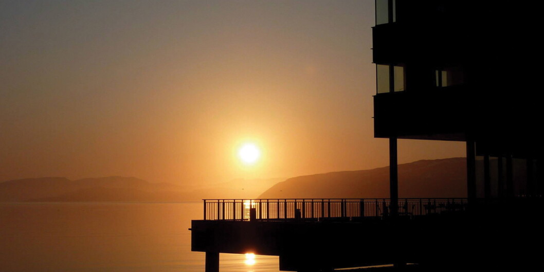 Thon Hotel Kirkenes ligger på kaikanten. (Foto: Thon Hotels) Thon Hotel Kirkenes ligger på kaikanten. (Foto: Thon Hotels)