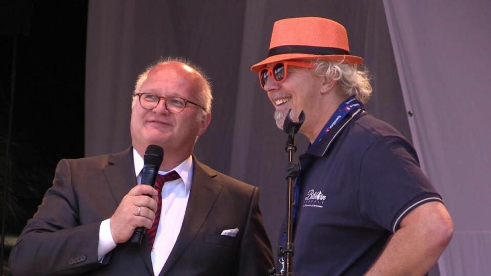 Bjørn B Jacobsen (til høyre) sammen med Finn Bjelke. (Foto: DestinasjonsKirurgene)