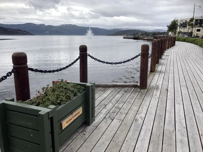Strandpromenaden i Fauske. (Foto: Morten Holt) Strandpromenaden i Fauske. (Foto: Morten Holt)