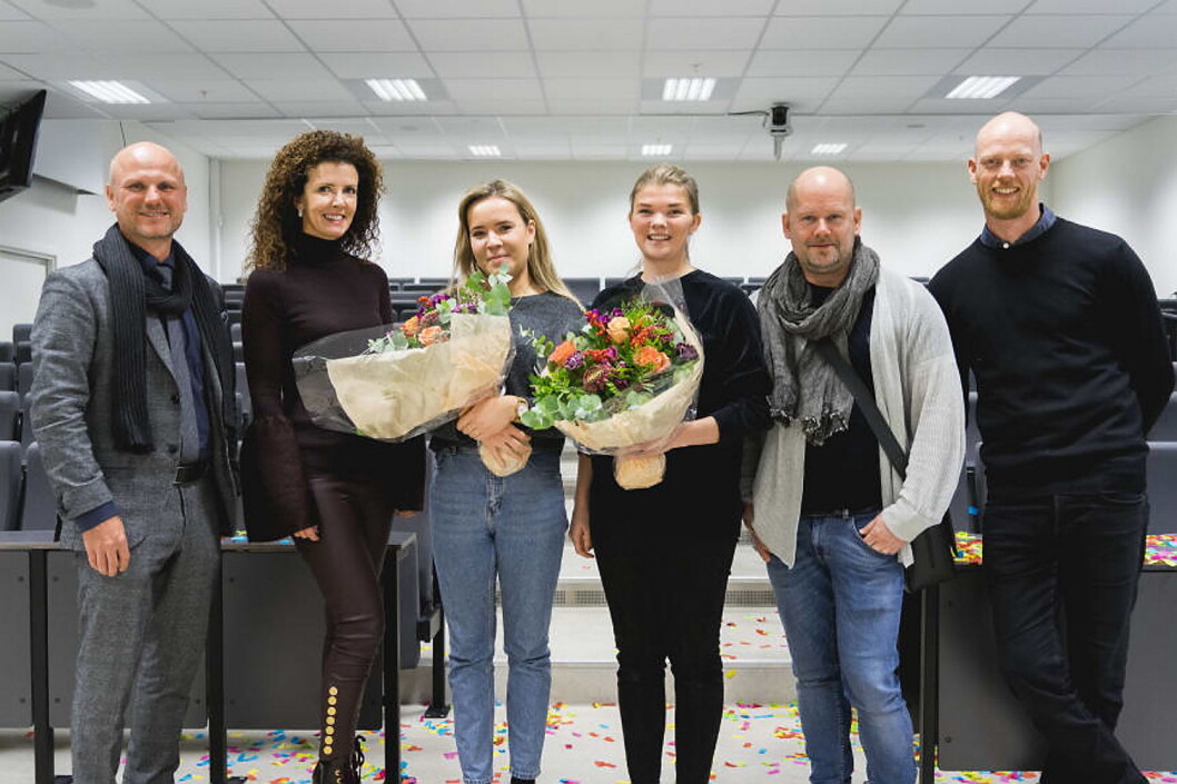 Studentene som skal designe et av møterommene på Clarion Hotel The Hub sammen med juryen for konkurransen. Fra venstre: Andre Schreiner, Anemone Wille Våge, Eilén Benedikte Brenne, Hanne Lassemo Buøen, Anders Björkén og Eivind Nagel. (Foto: Nordic Choice Hotels) Studentene som skal designe et av møterommene på Clarion Hotel The Hub sammen med juryen for konkurransen. Fra venstre: Andre Schreiner, Anemone Wille Våge, Eilén Benedikte Brenne, Hanne Lassemo Buøen, Anders Björkén og Eivind Nagel. (Foto: Nordic Choice Hotels)