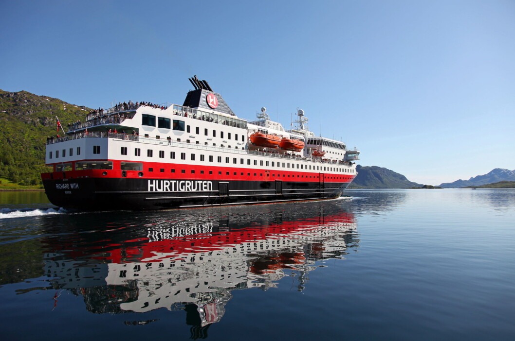 Hurtigruten har kjøpt tilbake MS Richard With. Dette bildet viser planen om å bygge langt flere suiter med panoramavinduer, både med og uten karnapper, akterut på dekk 6. (Foto: Hurtigruten) Hurtigruten har kjøpt tilbake MS Richard With. Dette bildet viser planen om å bygge langt flere suiter med panoramavinduer, både med og uten karnapper, akterut på dekk 6. (Foto: Hurtigruten)