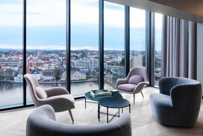 Utsikt fra ett av gjesterommene hos Radisson Blu Atlantic Hotel, Stavanger. (Foto: Lisa Löwenborg) Utsikt fra ett av gjesterommene hos Radisson Blu Atlantic Hotel, Stavanger. (Foto: Lisa Löwenborg)