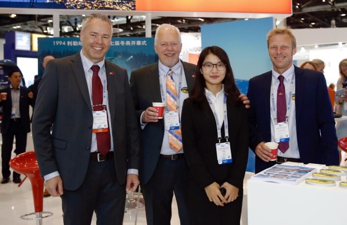 Beitostølen-delegasjonen på den første Kina-reisen til Beijing i september: Fra venstre: Atle Hovi, Bjørn B Jacobsen og Tor Håvard Kolbu. (Foto: DestinasjonsKirurgene) Beitostølen-delegasjonen på den første Kina-reisen til Beijing i september: Fra venstre: Atle Hovi, Bjørn B Jacobsen og Tor Håvard Kolbu. (Foto: DestinasjonsKirurgene)