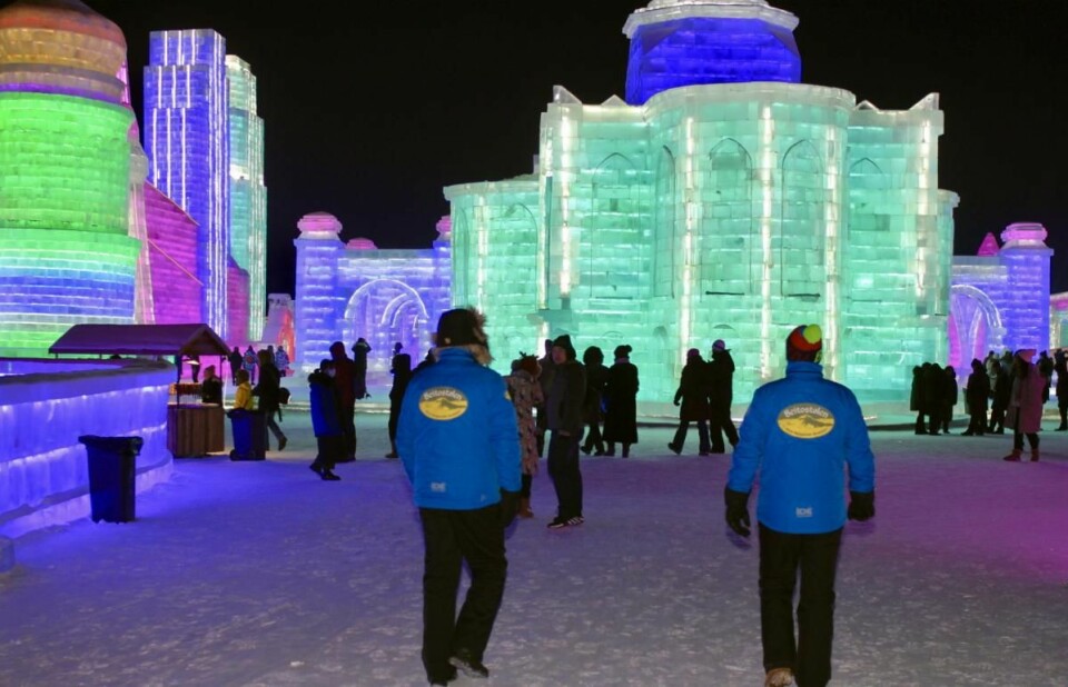 Is-skulptur-parken i Harbin er gigantisk, og det er også alle bygninger, installasjoner og kunstverk, som alle er i is. (Foto: DestinasjonsKirurgene)