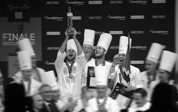 Seier til Ørjan Johannessen i Bocuse d'Or i 2015. (Foto: Eirik Nilssen/Matbyrået Impuls) Seier til Ørjan Johannessen i Bocuse d'Or i 2015. (Foto: Eirik Nilssen/Matbyrået Impuls)