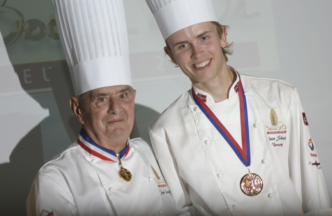 Paul Bocuse sammen med Geir Skeie, som vant Bocuse d'Or Europe i 2008 og Bocuse d'Or i 2009. (Foto: Morten Holt) Paul Bocuse sammen med Geir Skeie, som vant Bocuse d'Or Europe i 2008 og Bocuse d'Or i 2009. (Foto: Morten Holt)