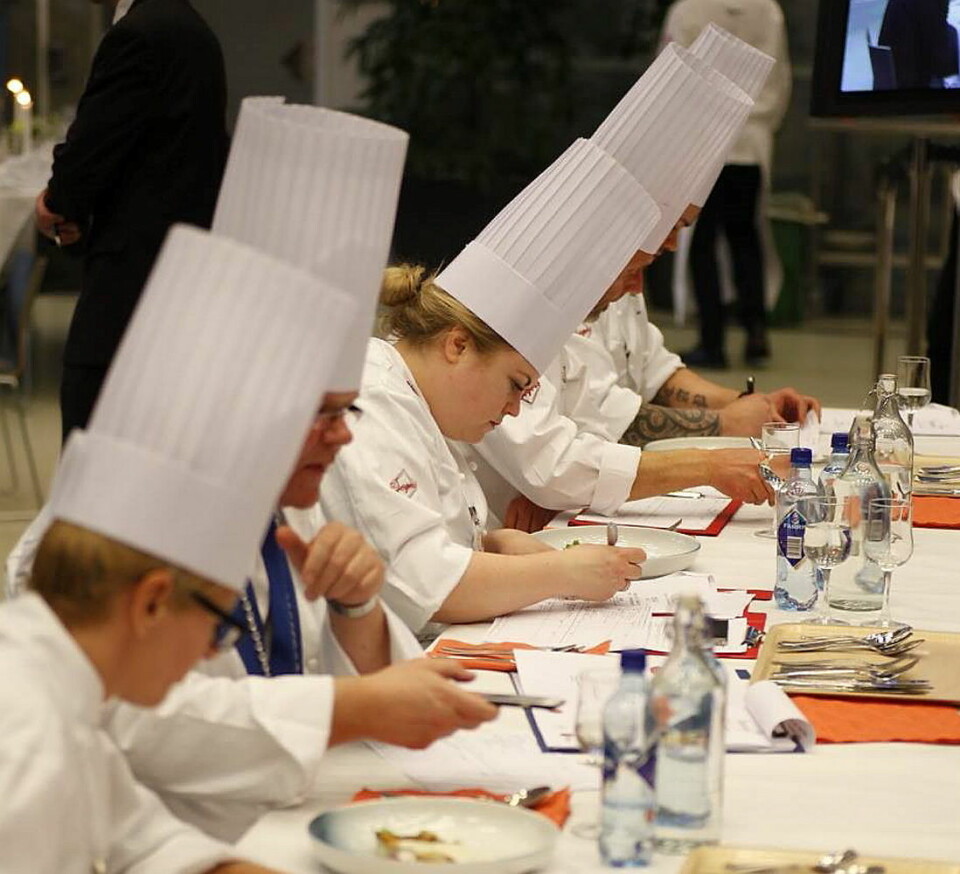 Dommerne i aksjon, i midten  Renèe Fagerhøi, i fjorårets konkurranse. (Foto; NKL)