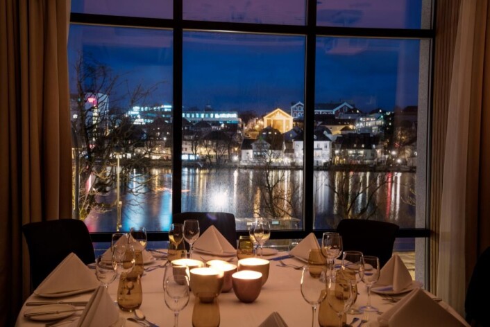 Fra restauranten FireLake på Radisson Blu Atlantic Hotel i Stavanger. (Foto: Rezidor Hotel Group) Fra restauranten FireLake på Radisson Blu Atlantic Hotel i Stavanger. (Foto: Rezidor Hotel Group)