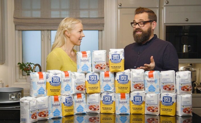 Kostholdsekspert og lege Berit Nordstrand sammen med programleder Klaus Sonstad i den nye TV 2-serien «Bra godt». (Foto: TV 2) Kostholdsekspert og lege Berit Nordstrand sammen med programleder Klaus Sonstad i den nye TV 2-serien «Bra godt». (Foto: TV 2)