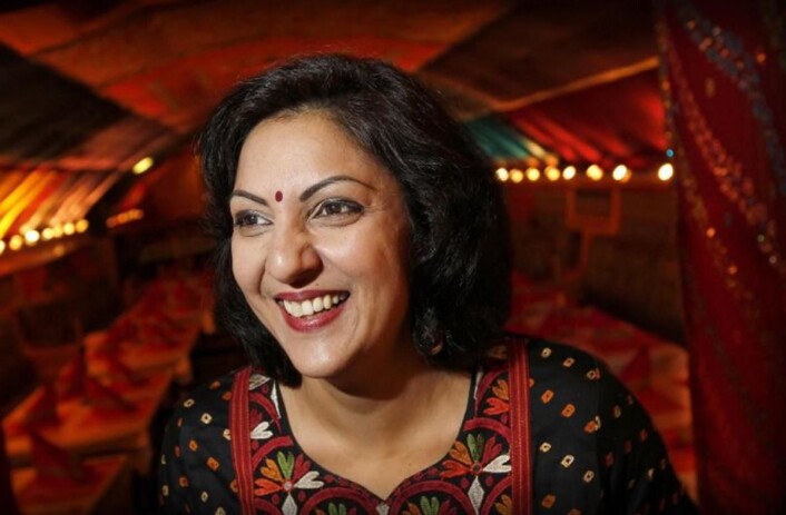 Daglig leder for Restaurant Mother India i Kristiansand, Sarita Sehjpal. Restauranten solgte nesten 5500 retter i løpet av festivaluka. (Foto: Spis ute-uka/Kristian Hole) Daglig leder for Restaurant Mother India i Kristiansand, Sarita Sehjpal. Restauranten solgte nesten 5500 retter i løpet av festivaluka. (Foto: Spis ute-uka/Kristian Hole)