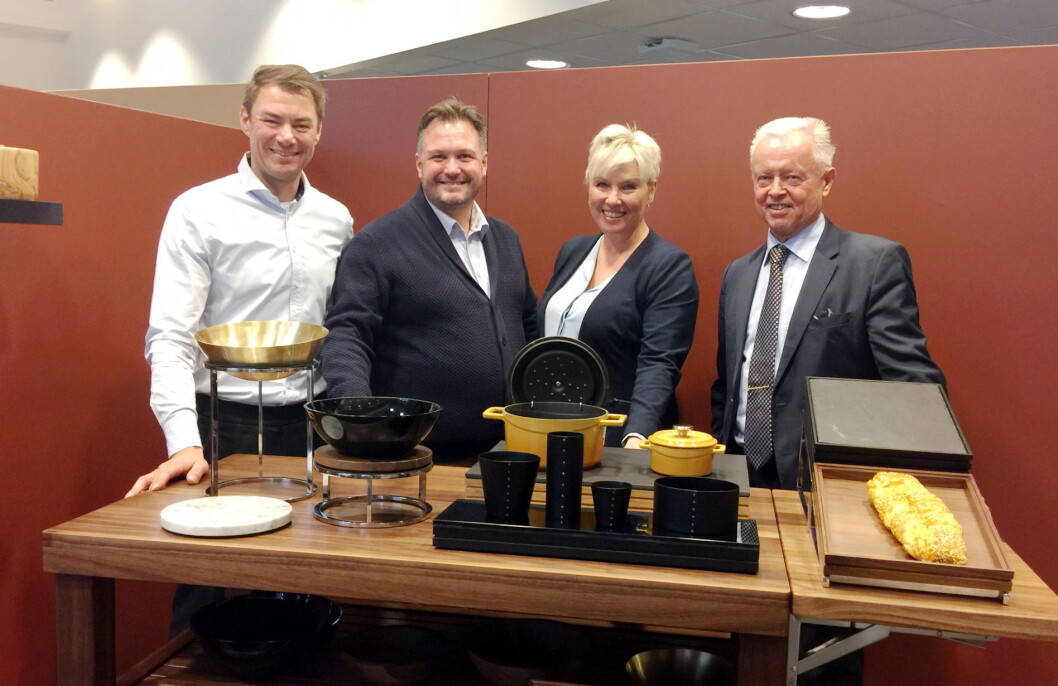 Fra venstre Ole Henrik Eftedal (2080.no), Mikael Forselius (Britannia Hotel), Giske Helene Daviknes (2080.no) og Bjarte Gjerde (Britannia Hotel). (Foto: Britannia Hotel). Fra venstre Ole Henrik Eftedal (2080.no), Mikael Forselius (Britannia Hotel), Giske Helene Daviknes (2080.no) og Bjarte Gjerde (Britannia Hotel). (Foto: Britannia Hotel).