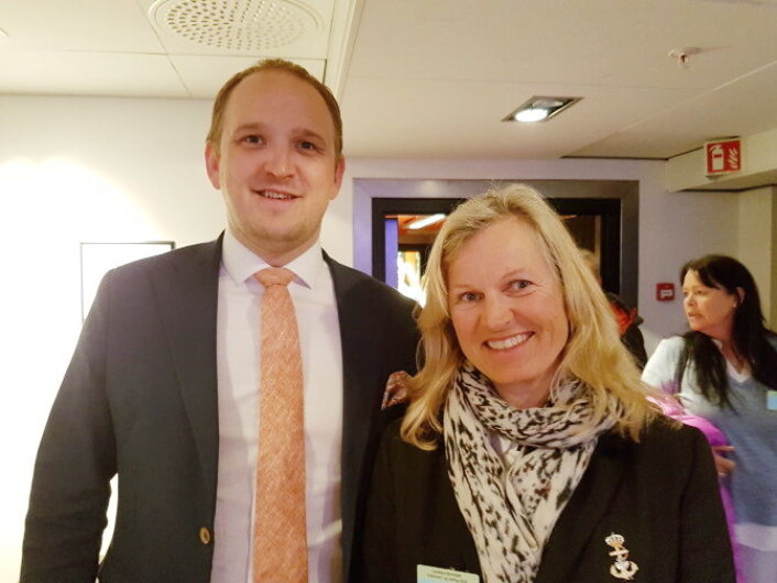 NHO Reiseliv-direktør Kristin Krohn Devold og landbruks- og matminister Jon Georg Dale (FrP) under Landskonferansen for restaurant- og matfag. (Foto: NHO Reiseliv) NHO Reiseliv-direktør Kristin Krohn Devold og landbruks- og matminister Jon Georg Dale (FrP) under Landskonferansen for restaurant- og matfag. (Foto: NHO Reiseliv)
