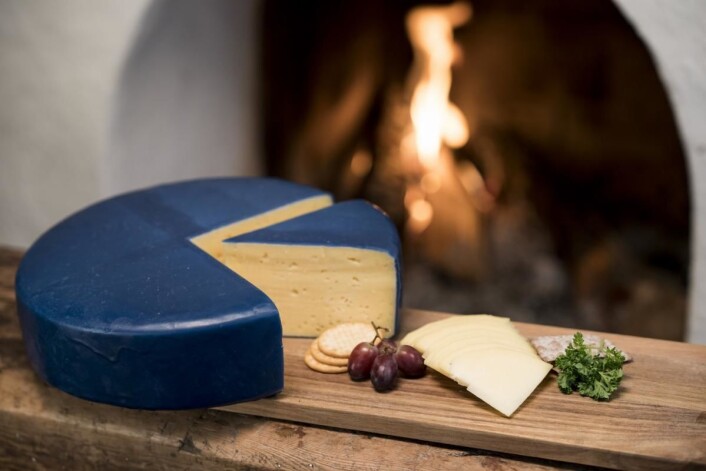 Gruveosten, som fikk bronsemedalje i World Cheese Aword i London, ble denne våren tatt inn i alle de 198 butikkene til Meny. (Foto: Blaafarveværket) Gruveosten, som fikk bronsemedalje i World Cheese Aword i London, ble denne våren tatt inn i alle de 198 butikkene til Meny. (Foto: Blaafarveværket)