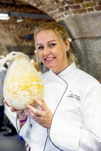 – Smaken på osten er selvsagt det viktigste, men historien med at osten modnes i Koboltgruvene er også veldig sterk, sier kategoriansvarlig for Ost i Meny, Siri Helen Hansen-Barry. (Foto: The Guild of Fine Food) – Smaken på osten er selvsagt det viktigste, men historien med at osten modnes i Koboltgruvene er også veldig sterk, sier kategoriansvarlig for Ost i Meny, Siri Helen Hansen-Barry. (Foto: The Guild of Fine Food)