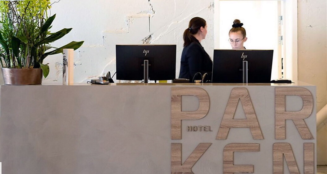 Thon Hotel Parken i Kristiansand er totalrenovert og klar til å ta imot nye gjester. (Foto: Jon Petter Thorsen/Aptum) Thon Hotel Parken i Kristiansand er totalrenovert og klar til å ta imot nye gjester. (Foto: Jon Petter Thorsen/Aptum)