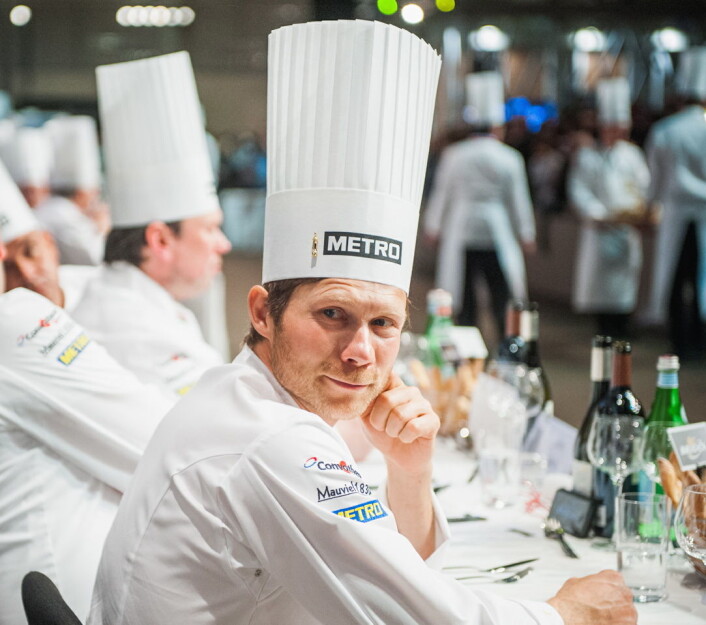 Rasmus Kofoed vant Bocuse d'Or Europe i 2010 og Bocuse d'Or i 2011. Senere har han fått tre Michelin-stjerner for sin restaurant Geranium. Nå skal han være coach fot Danmark i Bocuse'Or. (Foto Arkiv) Rasmus Kofoed vant Bocuse d'Or Europe i 2010 og Bocuse d'Or i 2011. Senere har han fått tre Michelin-stjerner for sin restaurant Geranium. Nå skal han være coach fot Danmark i Bocuse'Or. (Foto Arkiv)