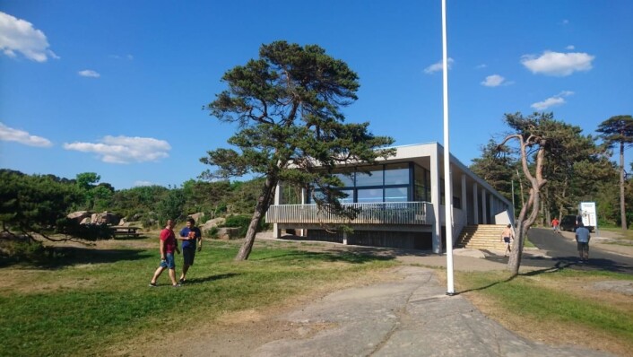 Kafébygget ligger ved en av Østfolds mest populære badeplasser, Foten. (Foto: Heidi Fjelland) Kafébygget ligger ved en av Østfolds mest populære badeplasser, Foten. (Foto: Heidi Fjelland)