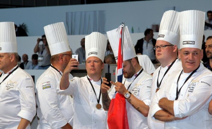 Et spent norsk lag under premieutdelingen. (Foto: Heidi Fjelland) Et spent norsk lag under premieutdelingen. (Foto: Heidi Fjelland)