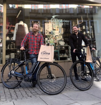 Culinas selgere&nbsp;Rolf Harald Sund og Glenn Røed på el-sykkel. (Foto: Culina)