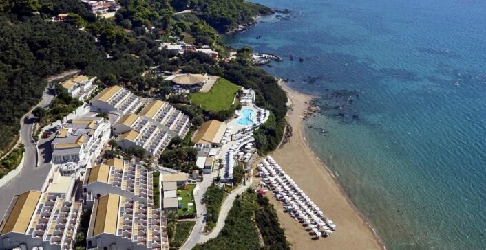 Hotellet ligger helt nede ved stranden. (Foto: Hotellet) Hotellet ligger helt nede ved stranden. (Foto: Hotellet)