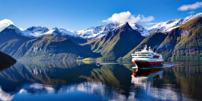 Hurtigrutens 125-årsjubileum er plastfritt fra Svalbard i nord til Seattle i vest og Hong kong i øst. (Foto: Erika Tiren) Hurtigrutens 125-årsjubileum er plastfritt fra Svalbard i nord til Seattle i vest og Hong kong i øst. (Foto: Erika Tiren)