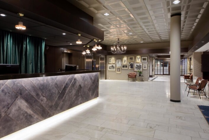 Frank Ove Wennevik tar over styringen på et nyoppusset hotell. Her fra lobbyen. (Foto: Radisson Hotel Group) Frank Ove Wennevik tar over styringen på et nyoppusset hotell. Her fra lobbyen. (Foto: Radisson Hotel Group)