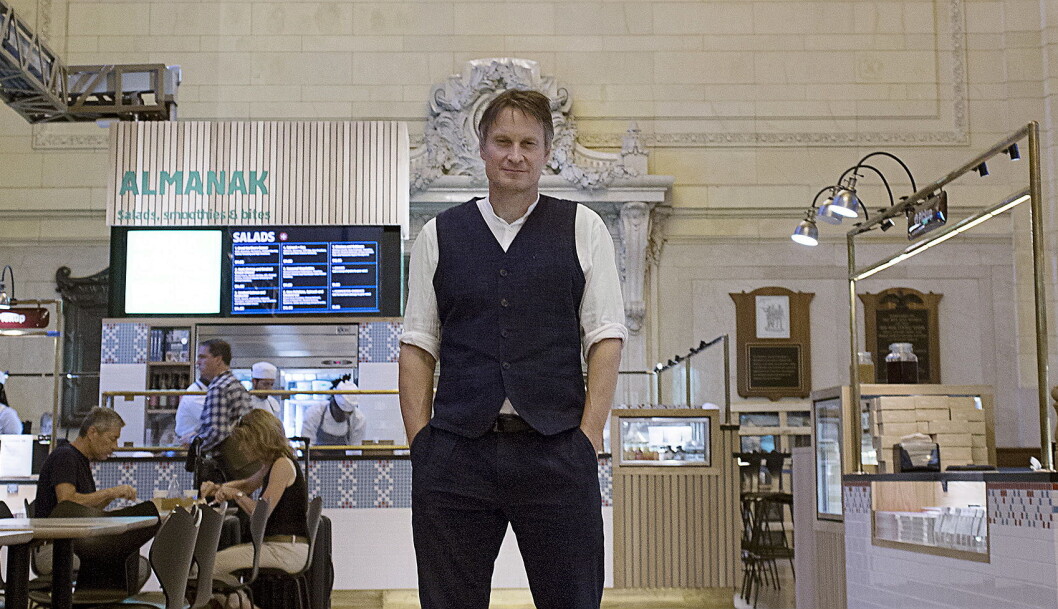 Meyer har nylig flyttet hjem København, etter tre år i New York, der han har startet Great Northern Food Hall, restauranten Agner og nylig Brownsville Community Culinary Center i New York, som skal gi fattige unge en ny fremtid. (Foto: Signe Birck) Meyer har nylig flyttet hjem København, etter tre år i New York, der han har startet Great Northern Food Hall, restauranten Agner og nylig Brownsville Community Culinary Center i New York, som skal gi fattige unge en ny fremtid. (Foto: Signe Birck)
